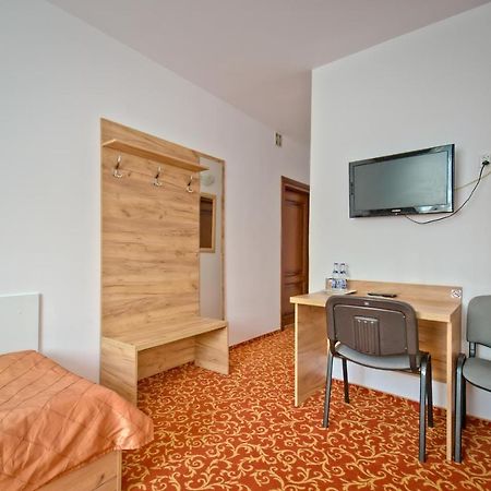 Hotel Sezam Kraczkowa ภายนอก รูปภาพ