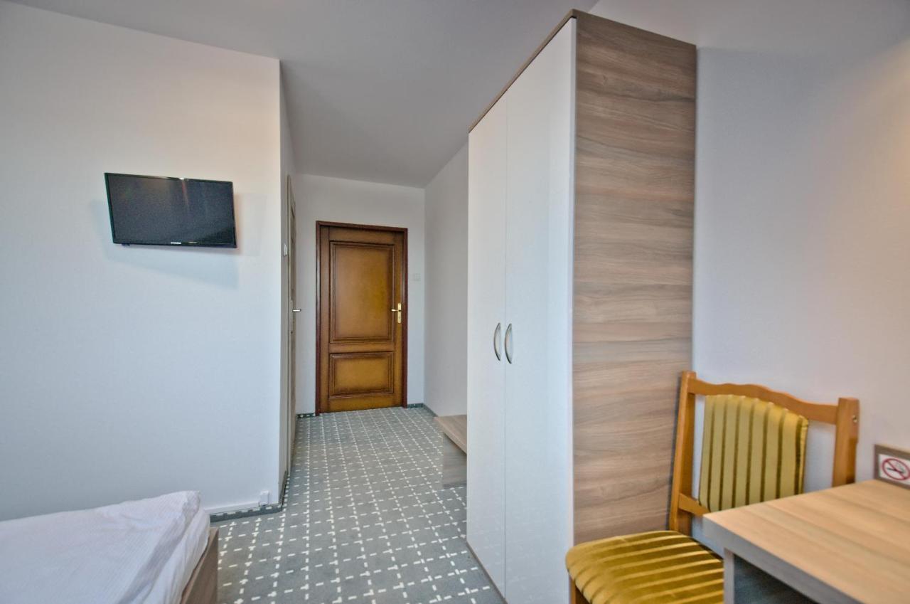 Hotel Sezam Kraczkowa ภายนอก รูปภาพ