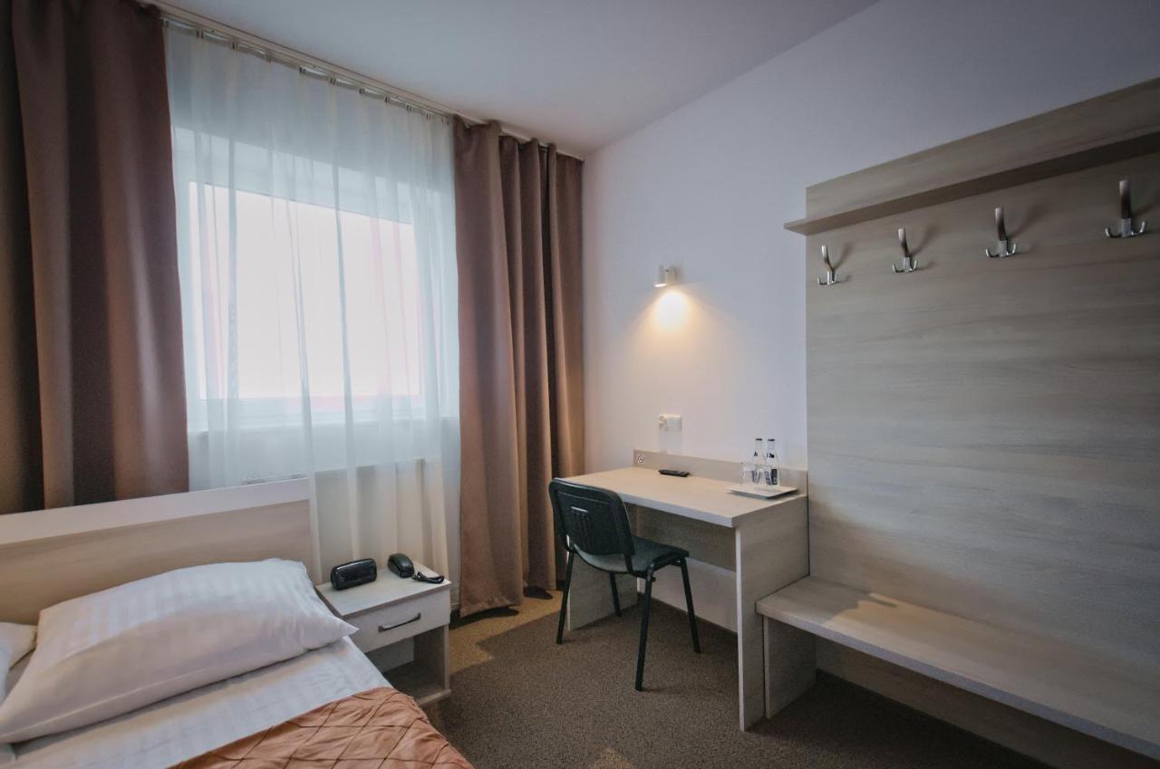 Hotel Sezam Kraczkowa ภายนอก รูปภาพ