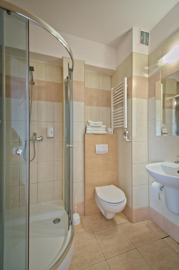 Hotel Sezam Kraczkowa ภายนอก รูปภาพ