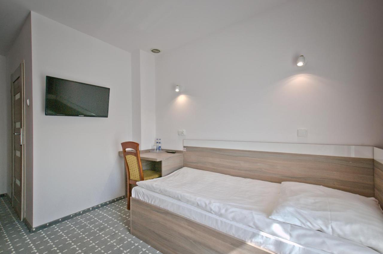 Hotel Sezam Kraczkowa ภายนอก รูปภาพ