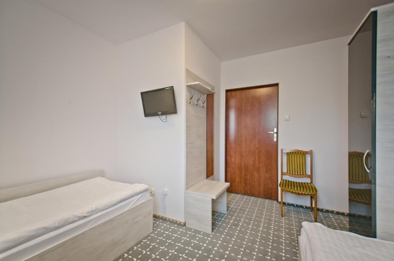 Hotel Sezam Kraczkowa ภายนอก รูปภาพ
