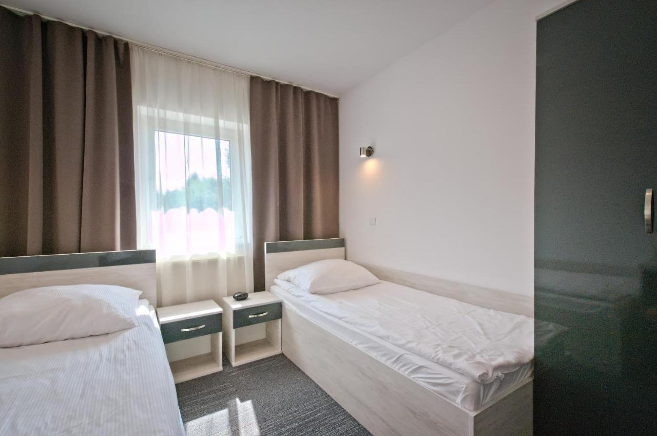 Hotel Sezam Kraczkowa ภายนอก รูปภาพ