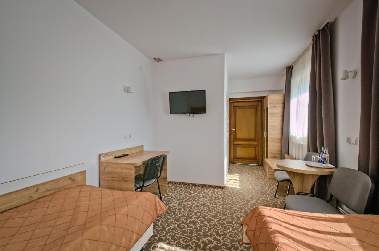 Hotel Sezam Kraczkowa ภายนอก รูปภาพ