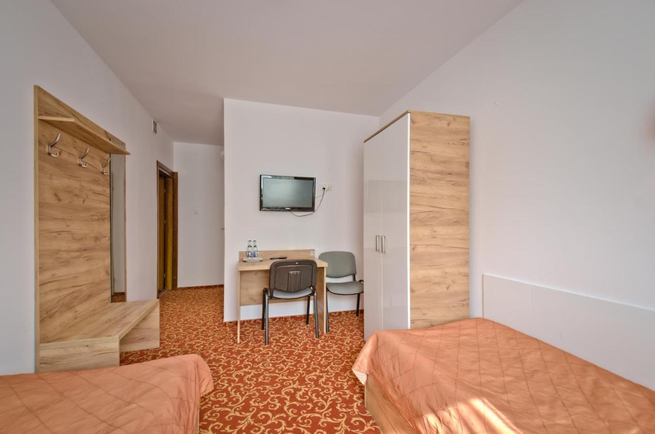 Hotel Sezam Kraczkowa ภายนอก รูปภาพ