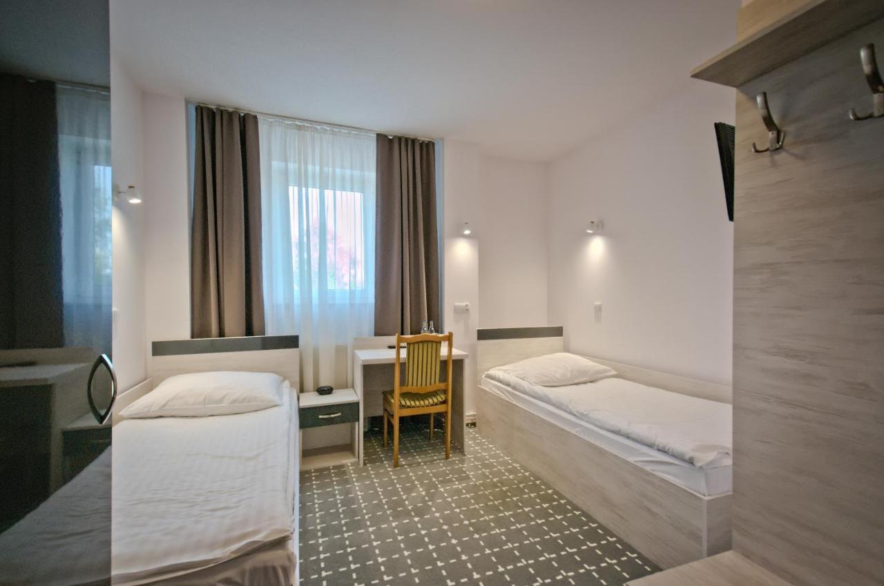 Hotel Sezam Kraczkowa ภายนอก รูปภาพ
