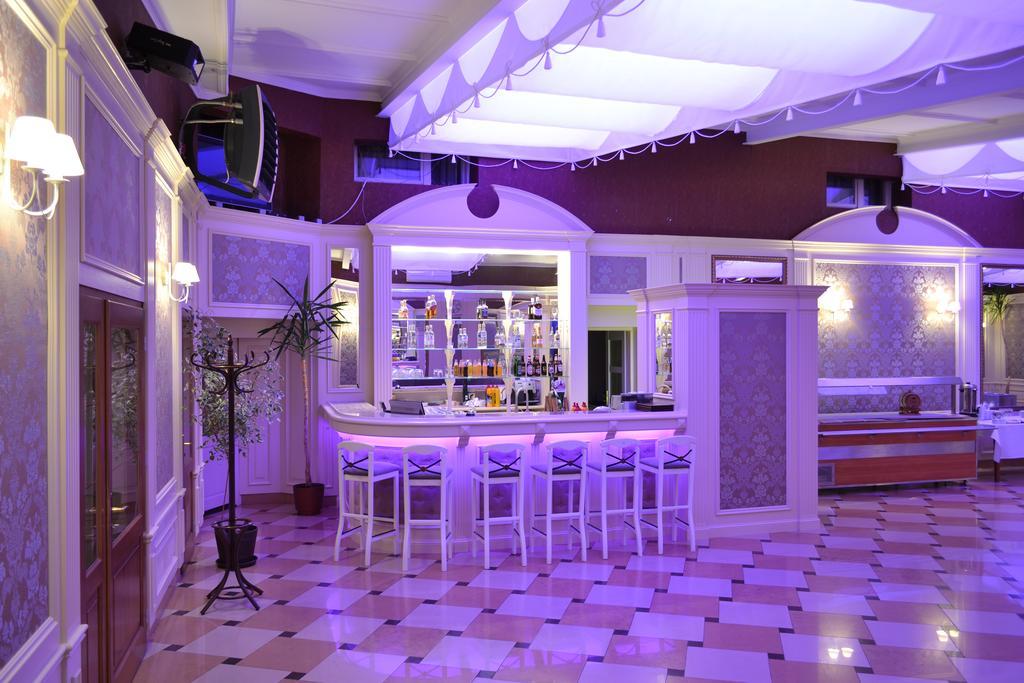 Hotel Sezam Kraczkowa ภายนอก รูปภาพ