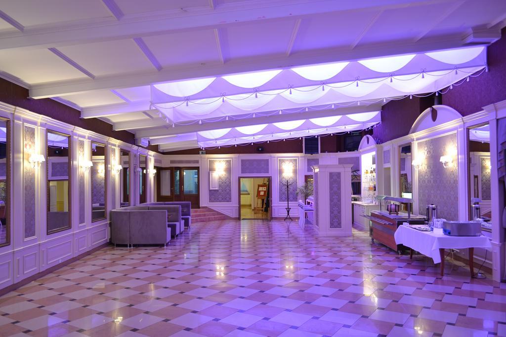 Hotel Sezam Kraczkowa ภายนอก รูปภาพ