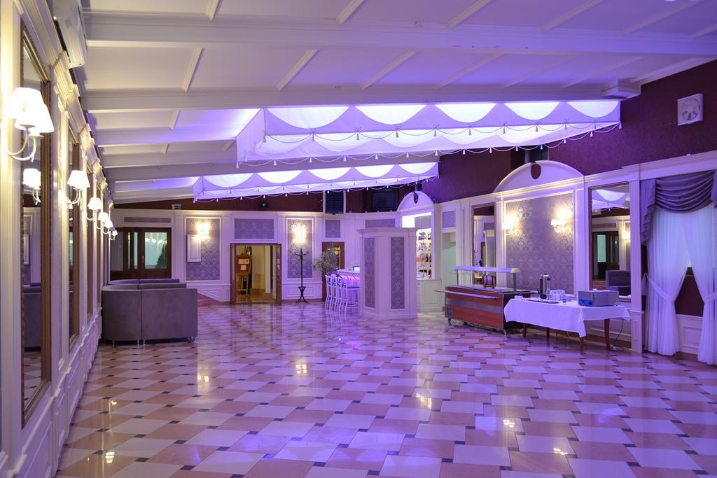 Hotel Sezam Kraczkowa ภายนอก รูปภาพ