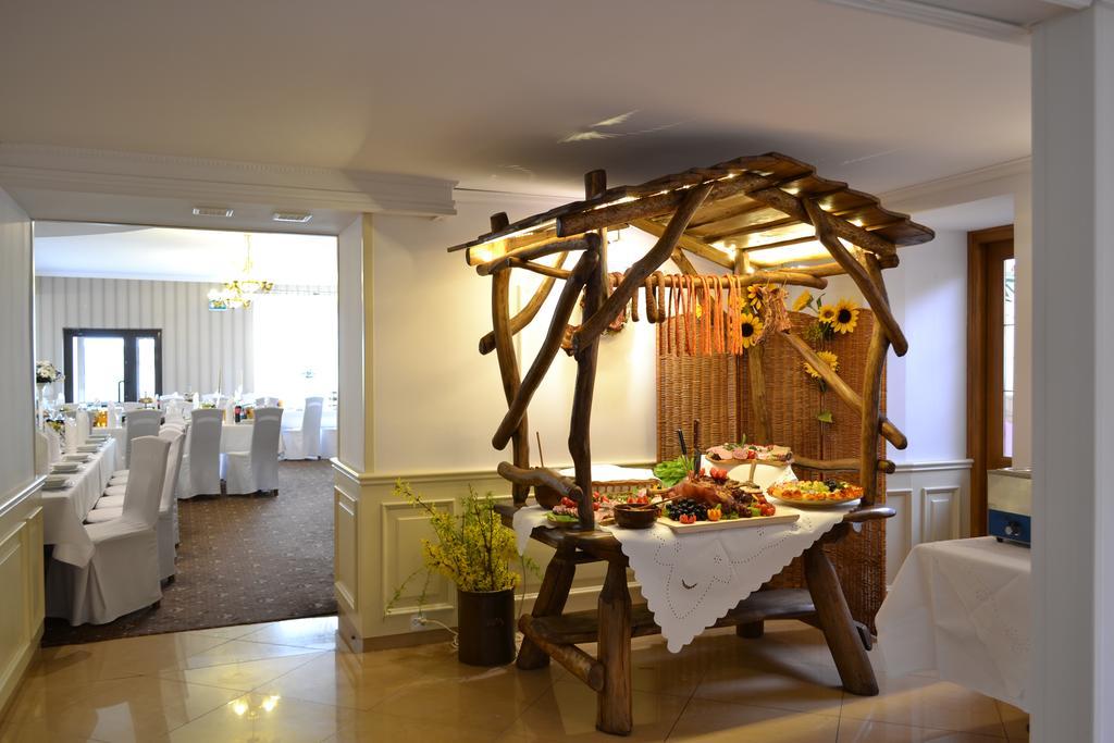 Hotel Sezam Kraczkowa ภายนอก รูปภาพ