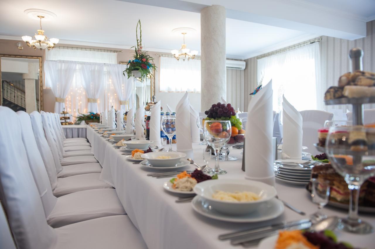 Hotel Sezam Kraczkowa ภายนอก รูปภาพ